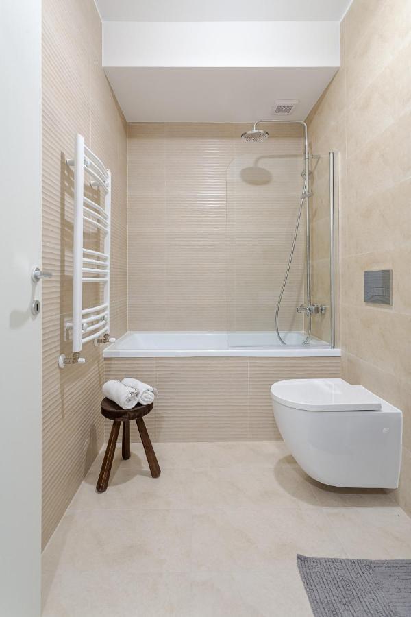 Il Lago - Azur - Cozy Luxurious Smart Home By The Lake Voluntari Buitenkant foto