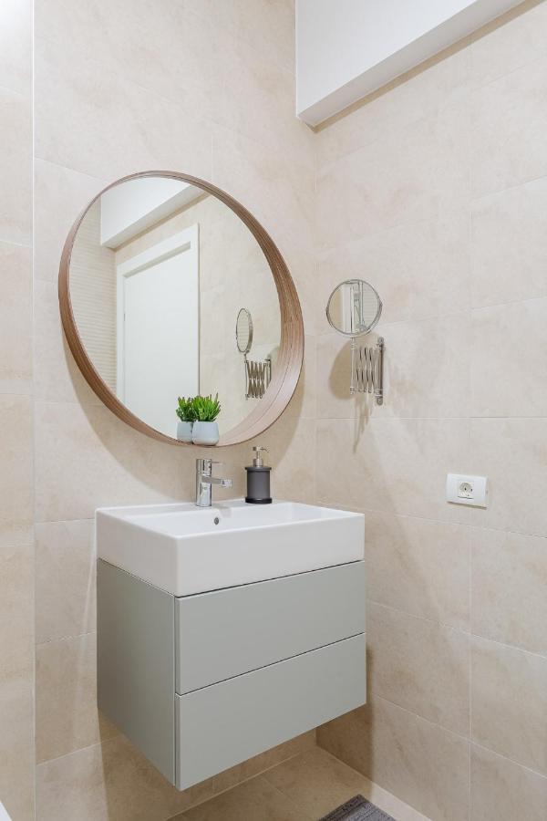 Il Lago - Azur - Cozy Luxurious Smart Home By The Lake Voluntari Buitenkant foto