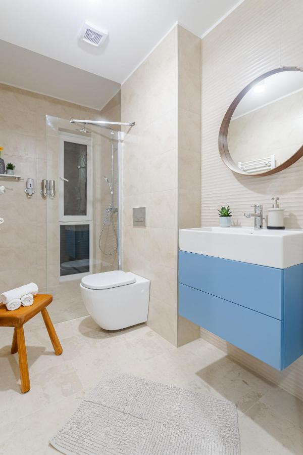 Il Lago - Azur - Cozy Luxurious Smart Home By The Lake Voluntari Buitenkant foto